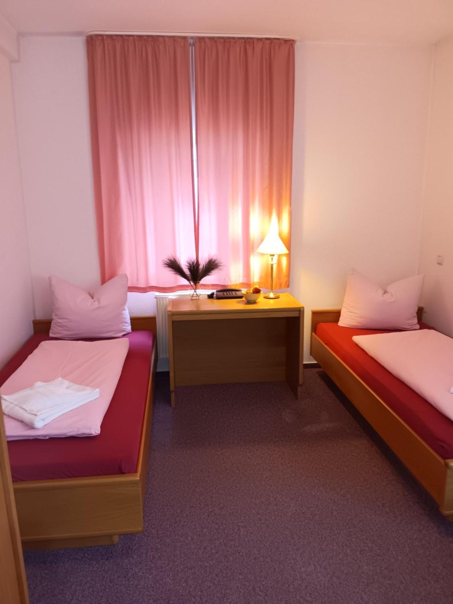 Hotel Burghof Schwarzatal ภายนอก รูปภาพ